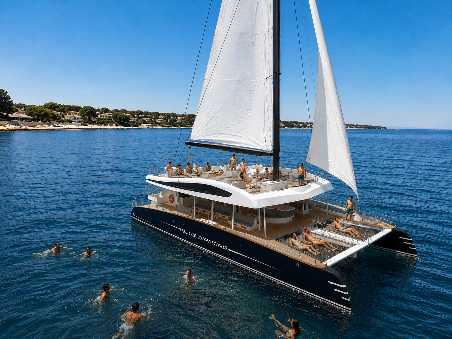 Catamaran premium navegando en Cambrils y Salou