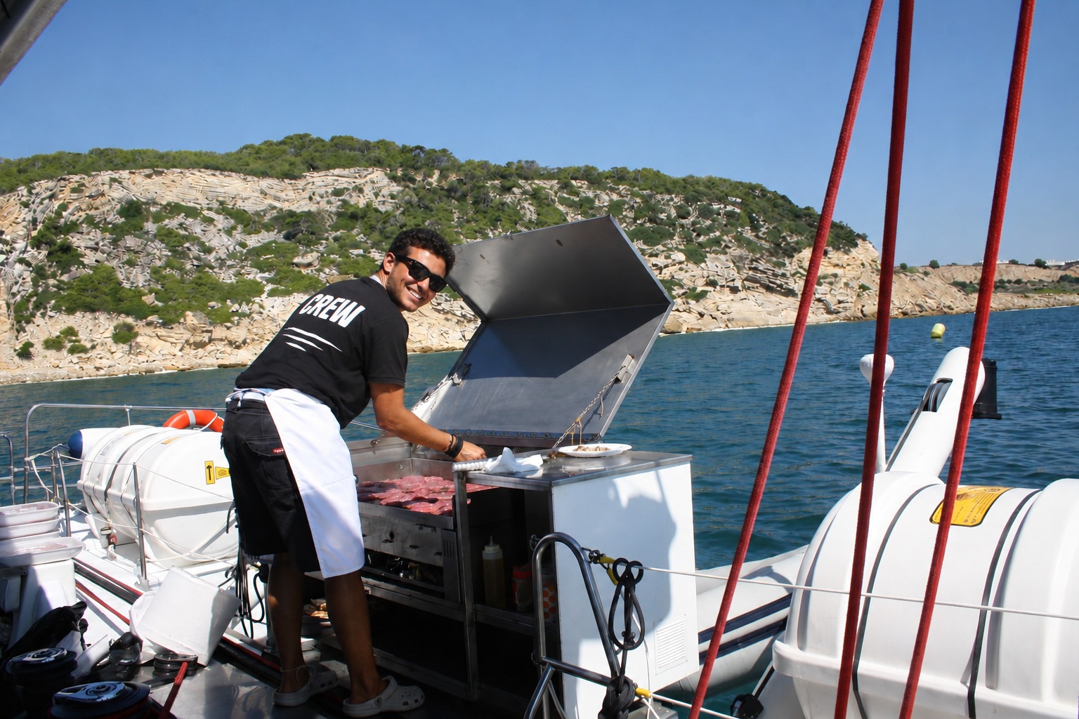 Barbacoa en catamaran en Cambrils Salou
